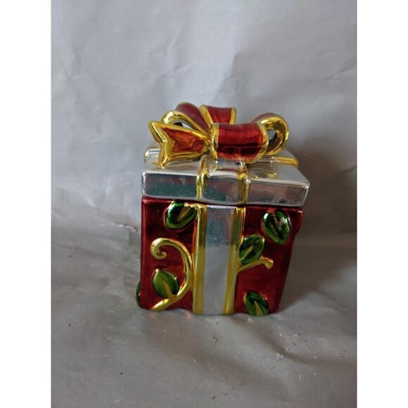 Christ gift box glass red green gold  Holiday  4.5"  h x 3" wide  trinket - Picture 3 of 6
